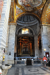 Via_del_Corso-Chiesa dei_SS_Ambrogio_e_Carlo-Cappella_del_Crocifisso