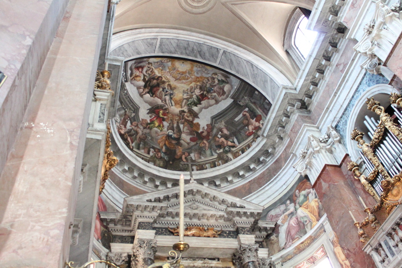 Via_del_Corso-Chiesa_di_S_Giacomo-Altare_maggiore-Celo