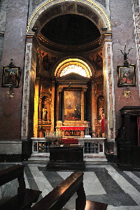 Via_del_Corso-Chiesa_di_S_Giacomo-Cappella_del_Sacro_Cuore