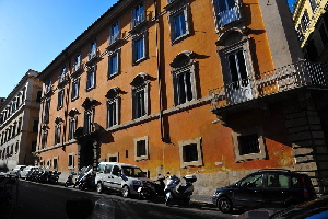 Via_della_Dataria-Palazzo_Testa_Piccolomini (2)