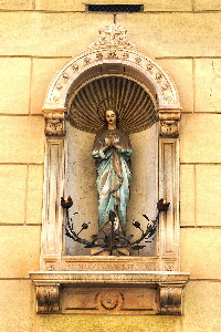 Via_della_Dataria-Palazzo_omonimo-Edicola