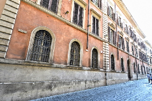 Via_delle_Vergini-Chiesa_omonima-Monatero (2)